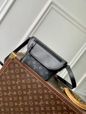 LV Pulse Wearable Wallet M12806 16 x 5 x 22.5 cm