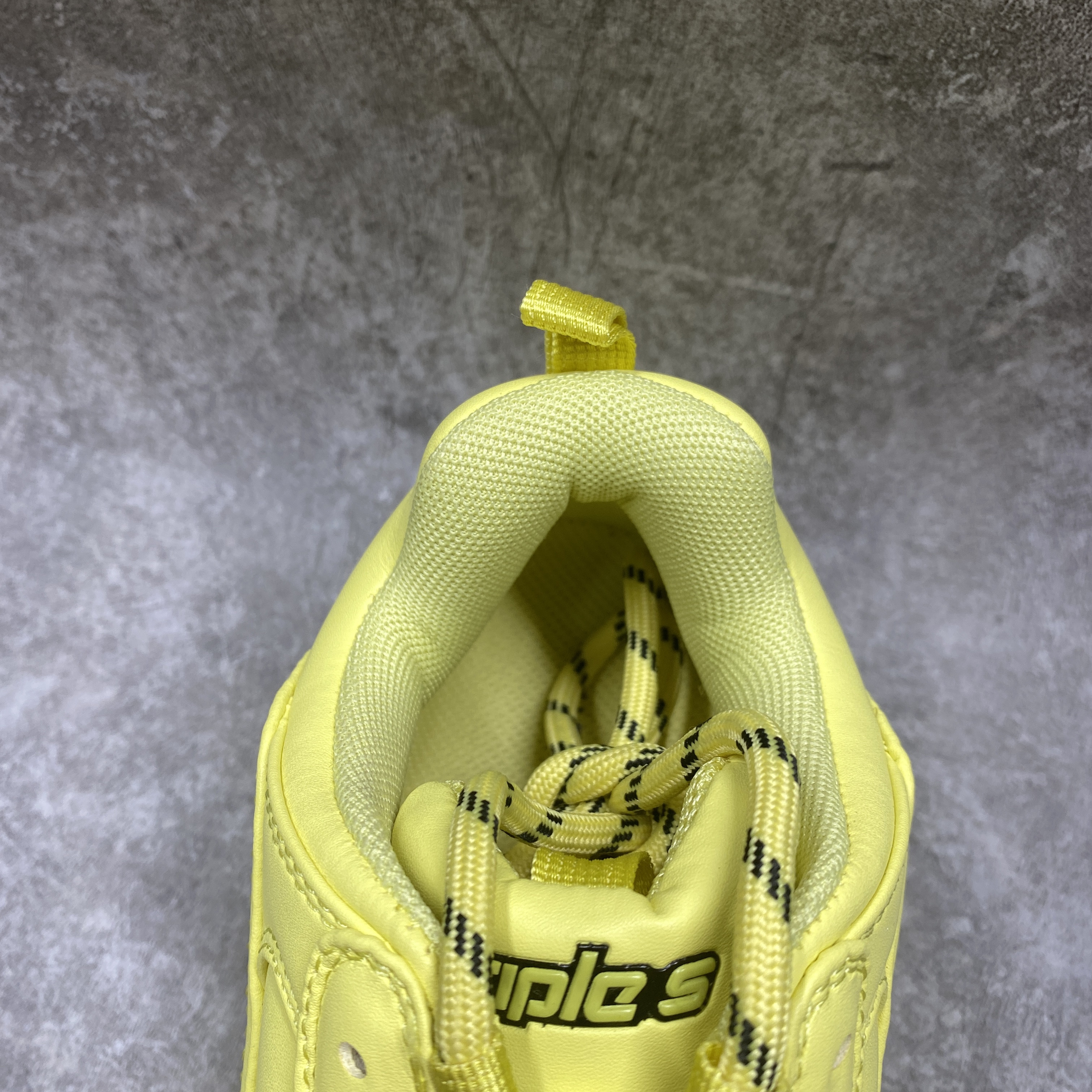 Balenciga Triple S Light Yellow