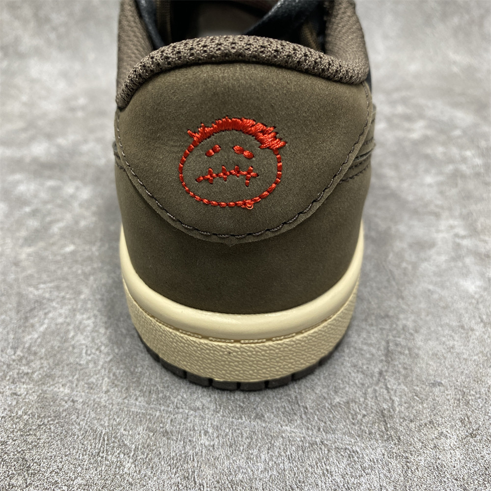 NIKE TRAVIS SCOTT X AIR JORDAN 1 LOW