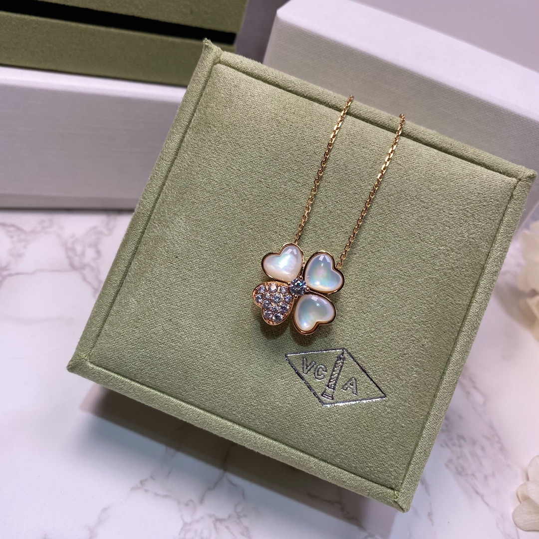 V*N CL*F & arpels four-leaf clover necklace