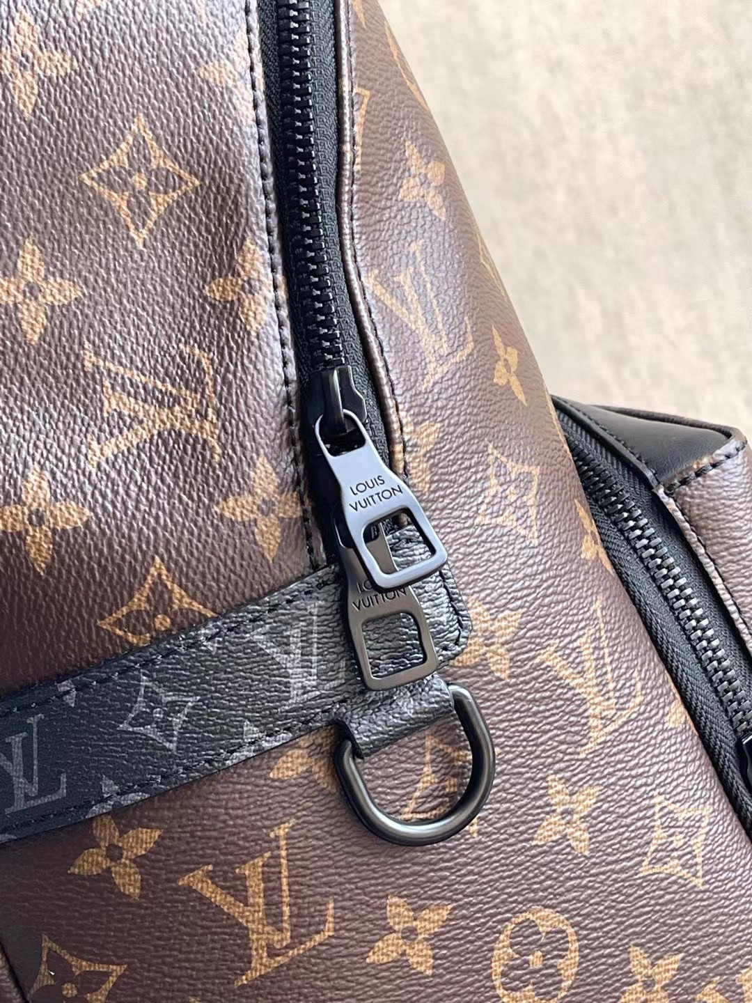 LV DISCOVERY BACKPACK M57965