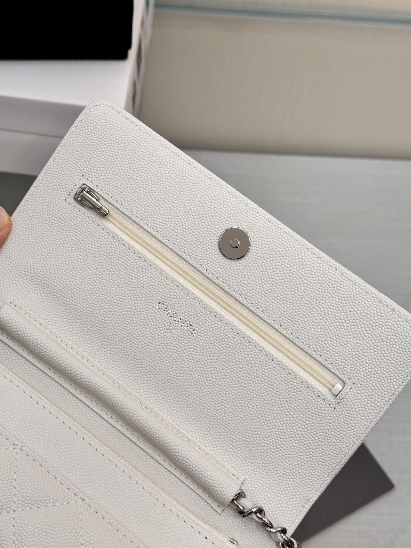 Ch*el woc classic wallet on chain 12.3x19.2x3.5cm