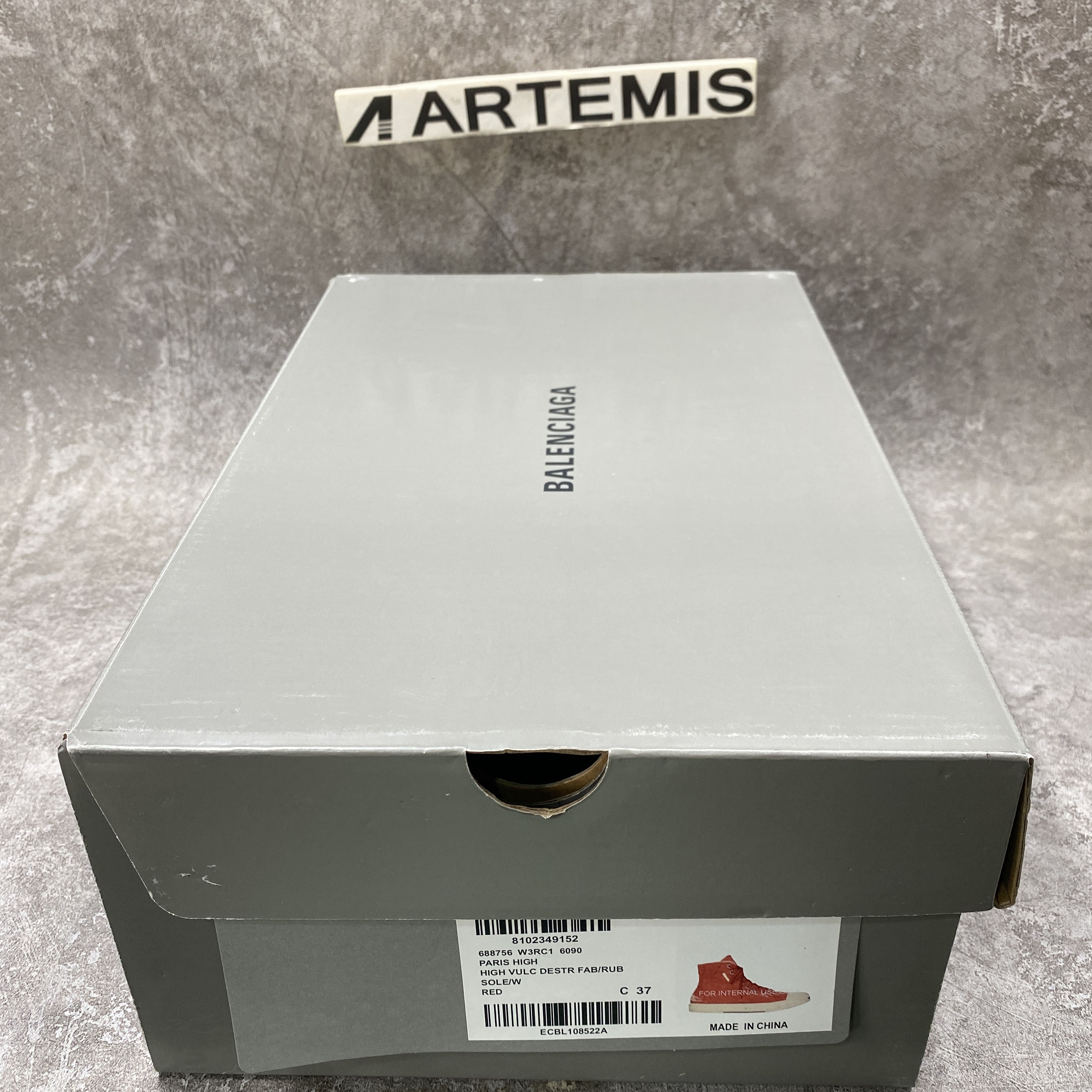 PARIS HIGH TOP SNEAKER IN RED