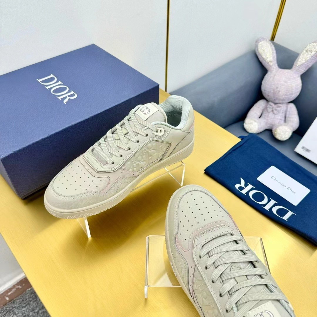 ua D*or b27 low-top sneaker beige grained calfskin and beige D*or gravity leather