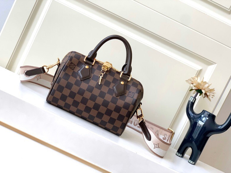LV Speedy Bandoulière 20 N40489 8.1 x 5.3 x 4.7 inches
