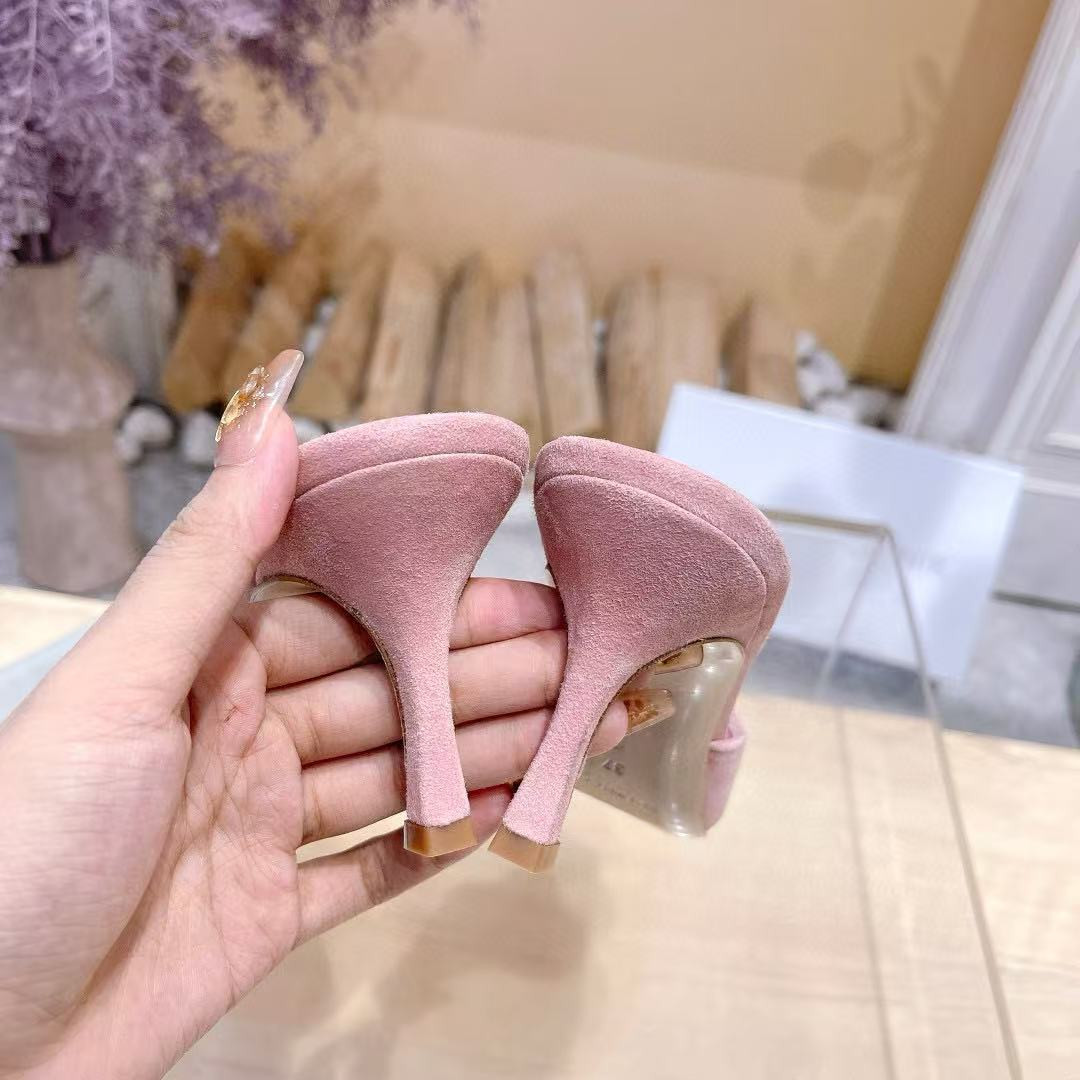 UA Manolo Blahnik Mules 7.5cm