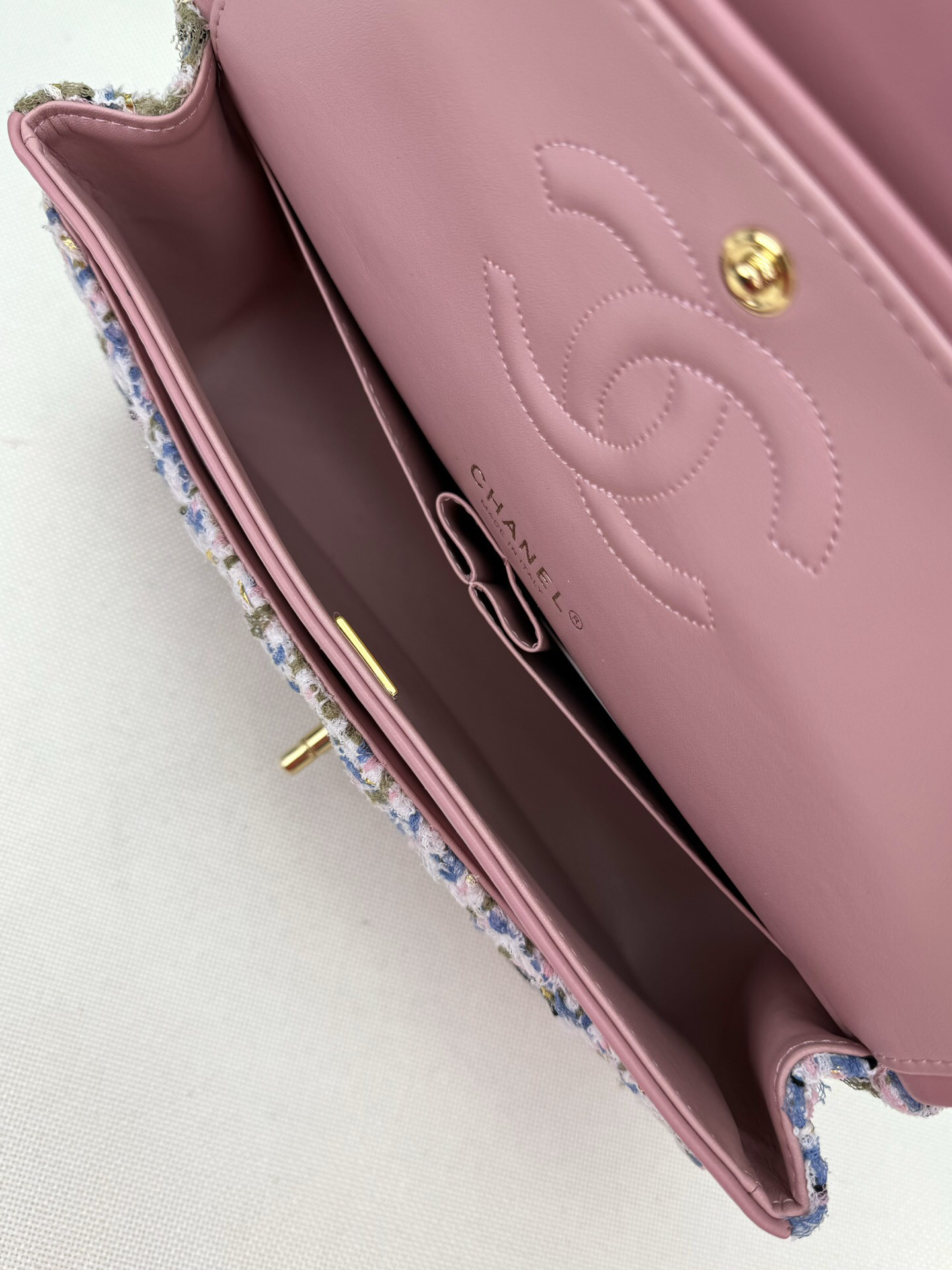 Ch*el mini classic 11.12 handbag 25 15.5 × 25.5 × 6.5 cm