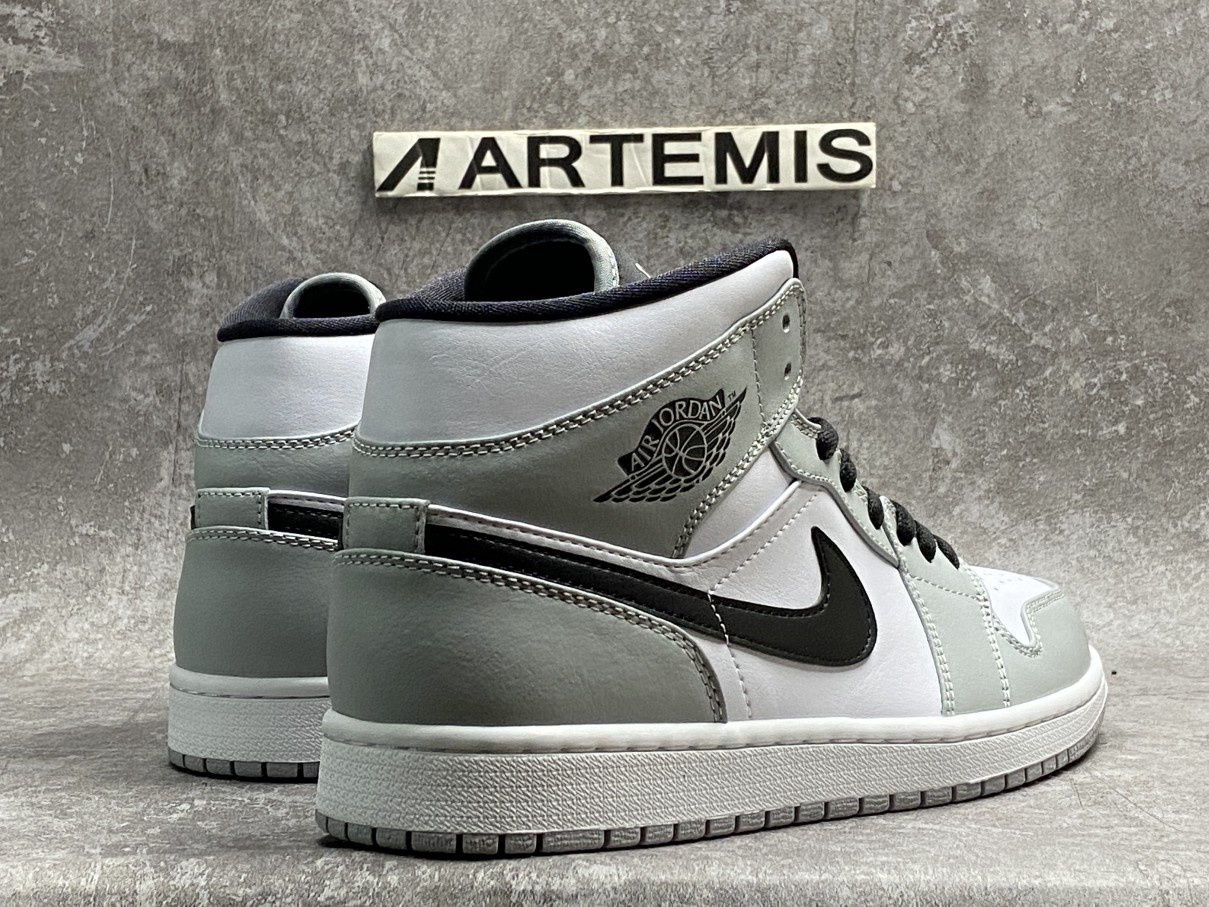 Air Jordan 1 Mid Light Smoke Grey