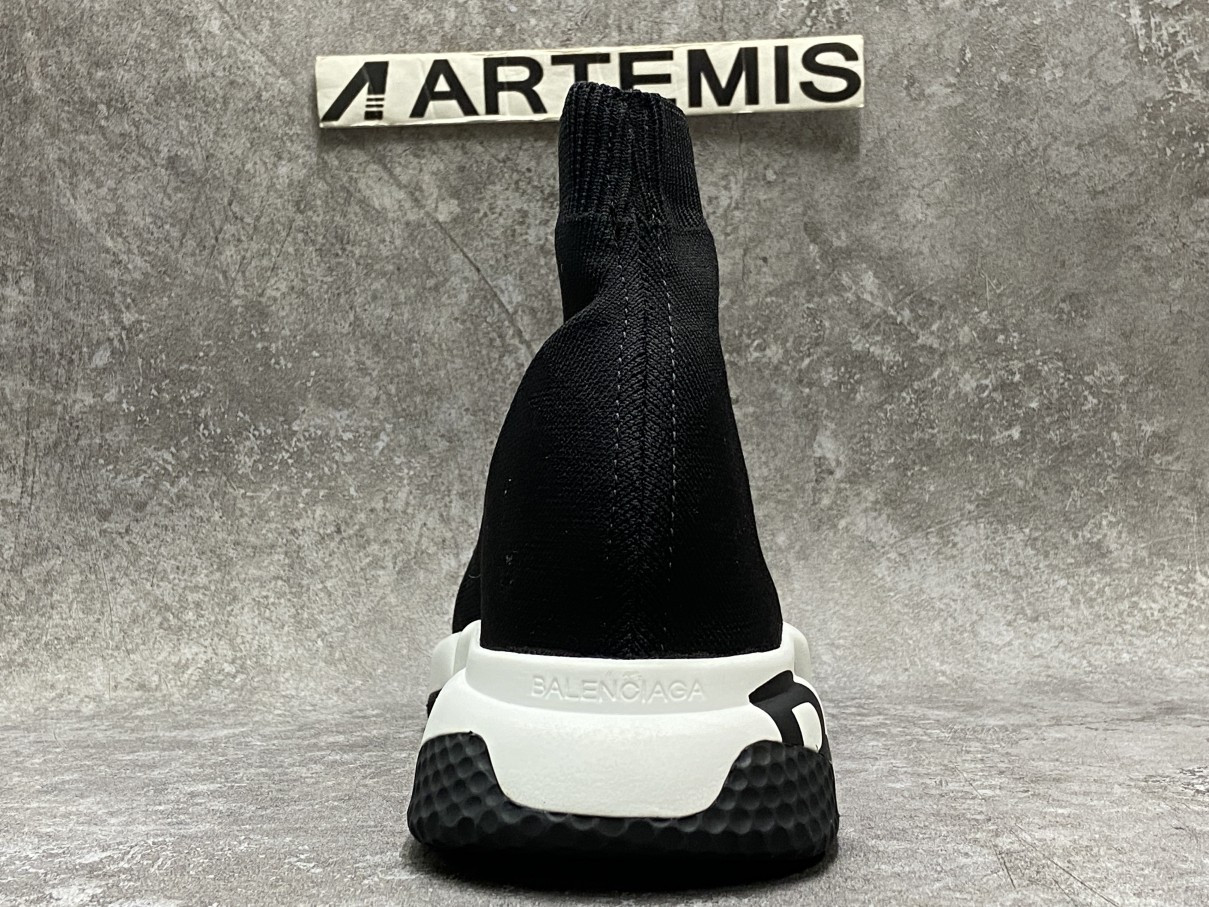 Balenciga Speed Graffiti Trainers White Black Logo