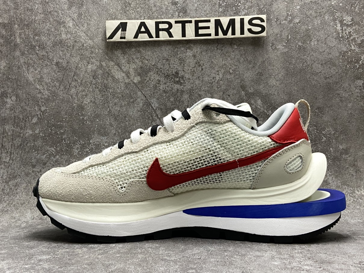 Nike Vaporwaffle sacai Sport Fuchsia Game Royal