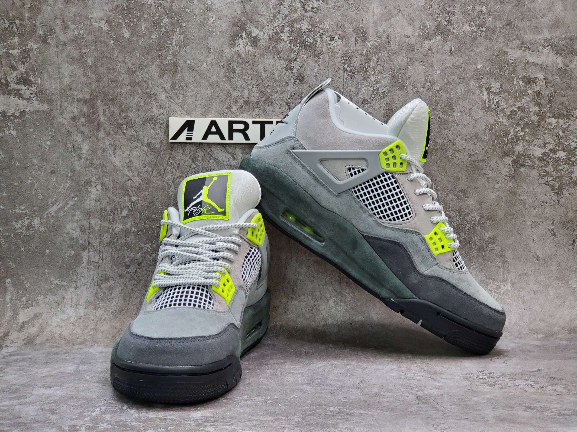 Air Jordan 4 Retro SE