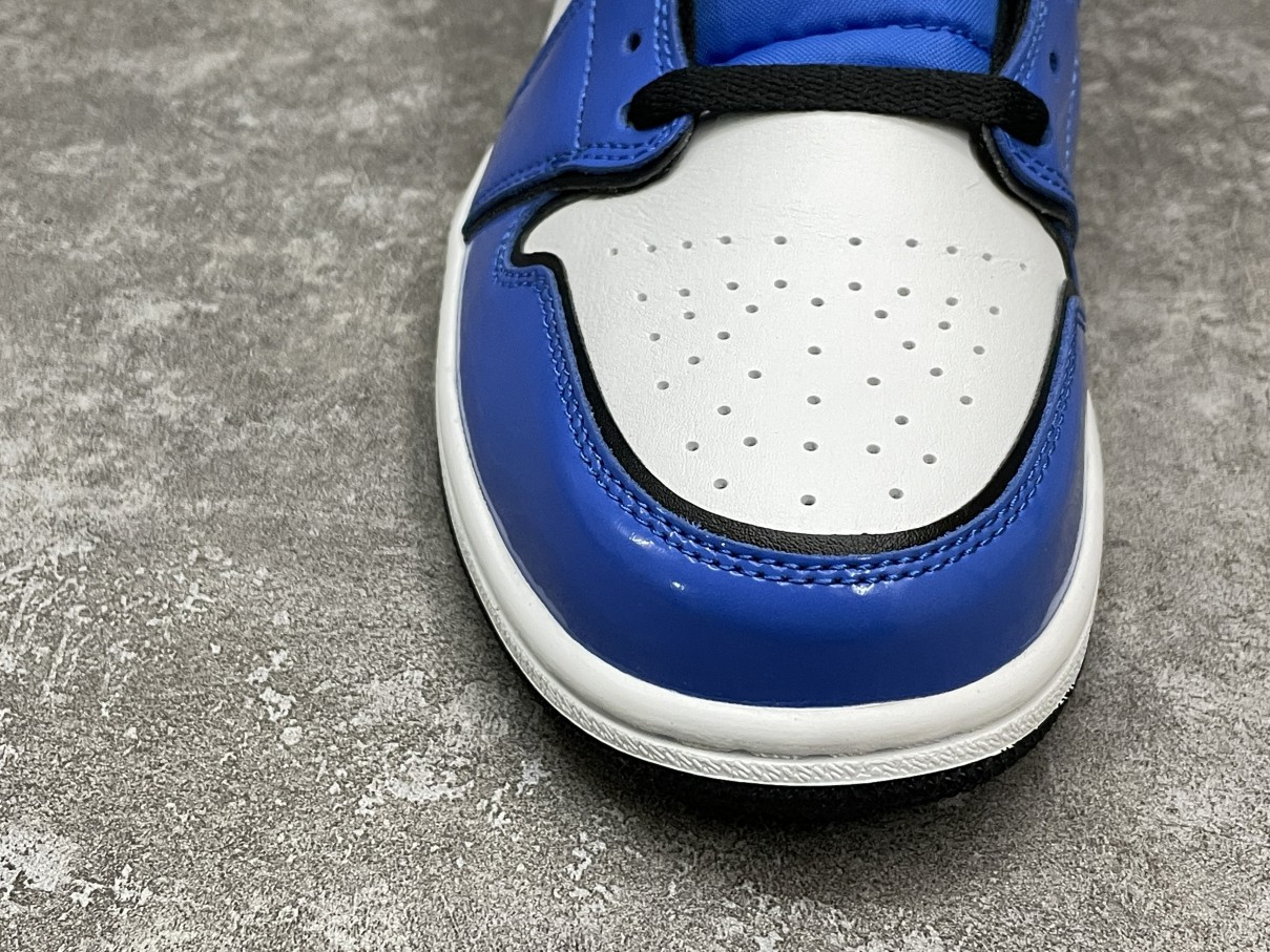 Air Jordan 1 Mid Signal Blue