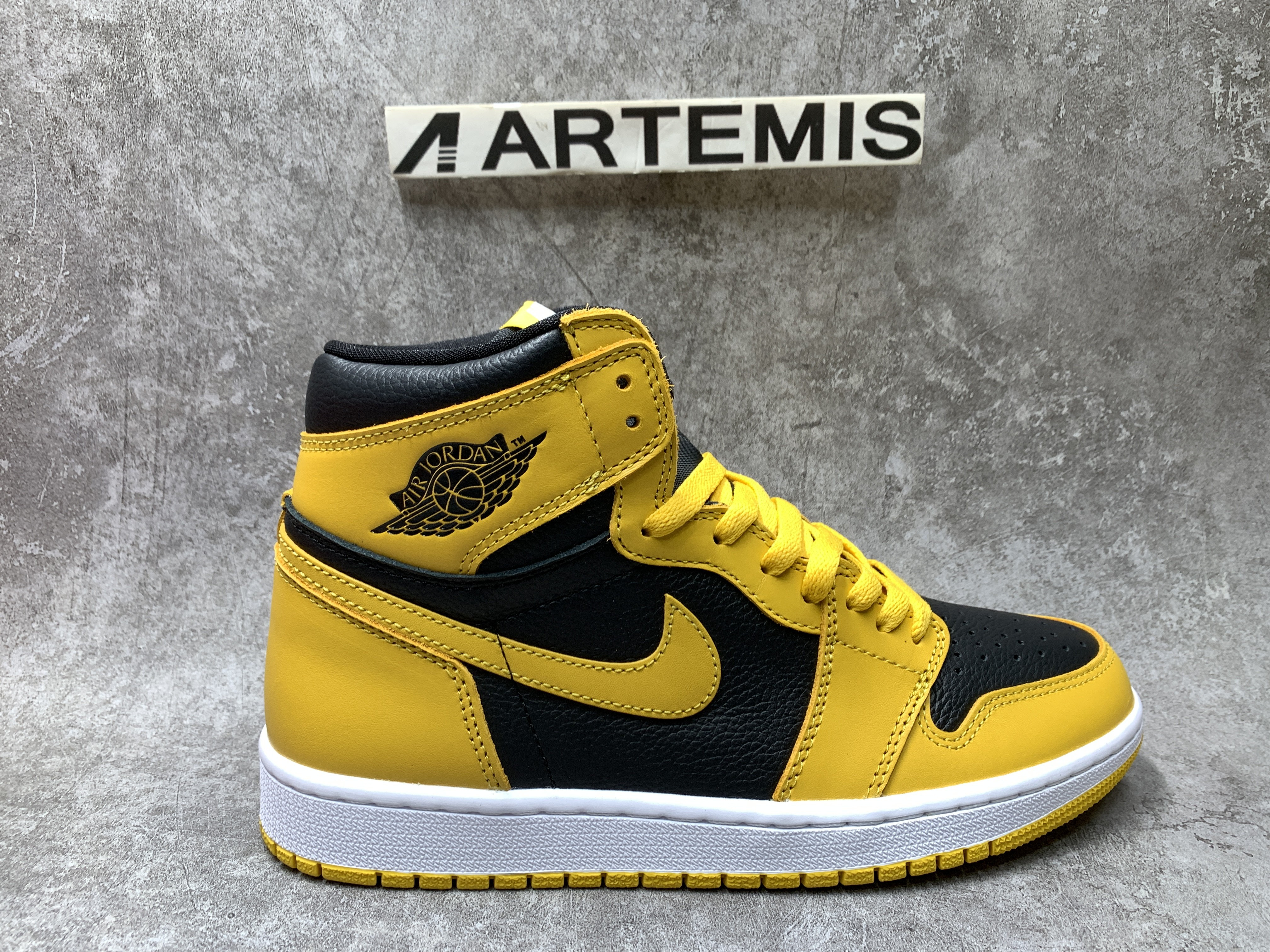 Air Jordan 1 High Retro OG Pollen