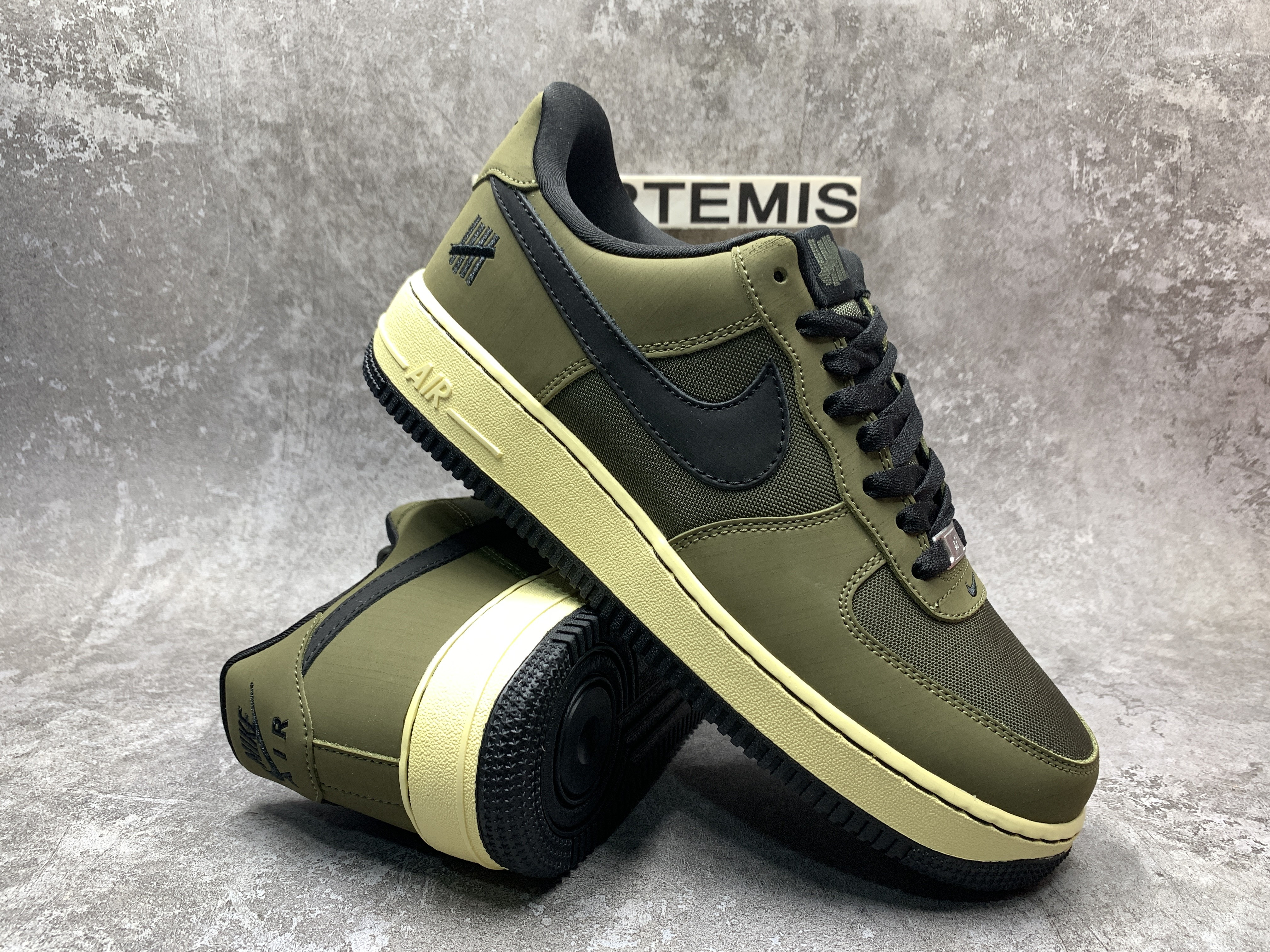 Nike Air Force 1 Low SP UNDEFEATED Ballistic Dunk vs AF1