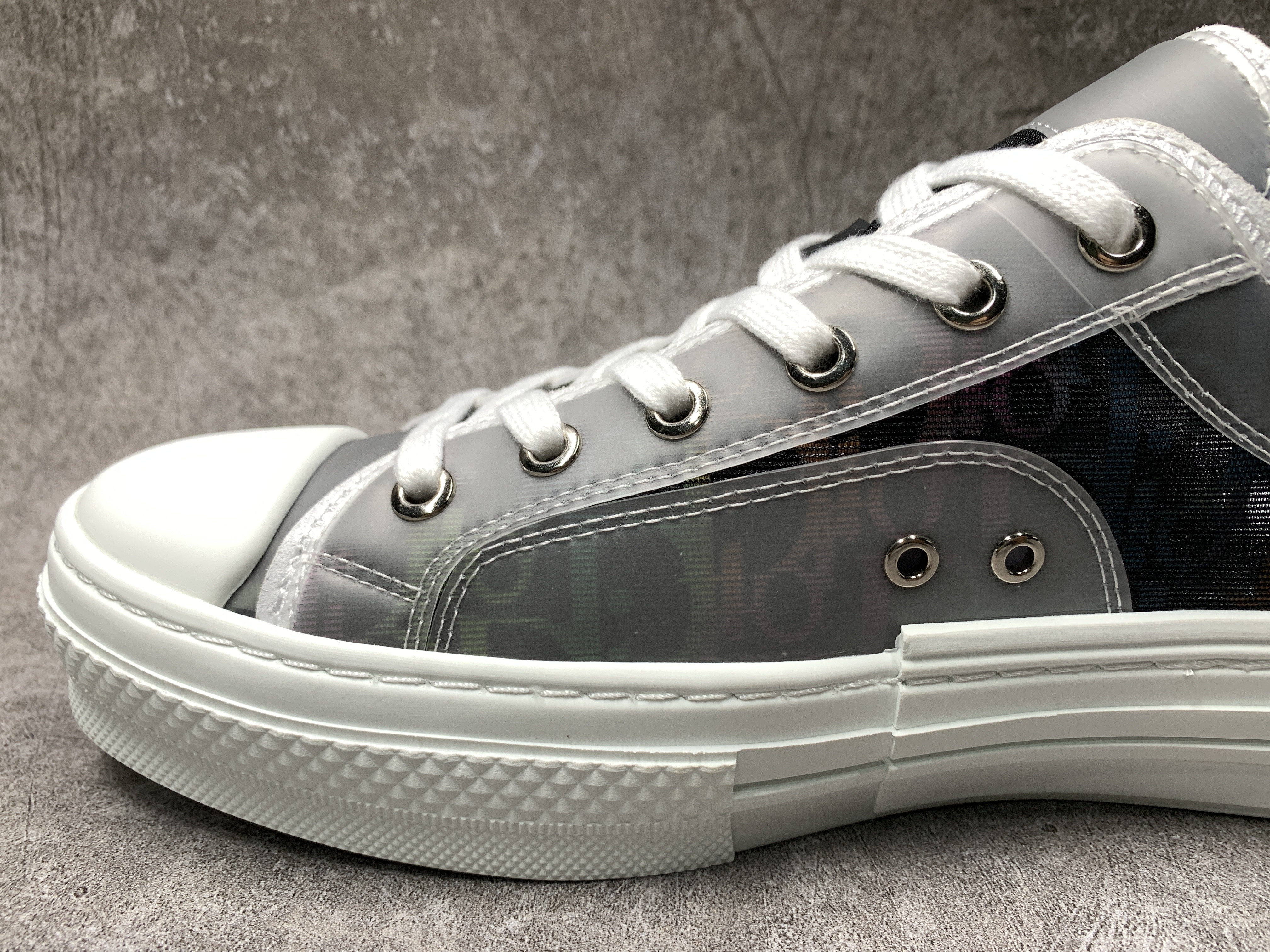 D*or b23 low blue black