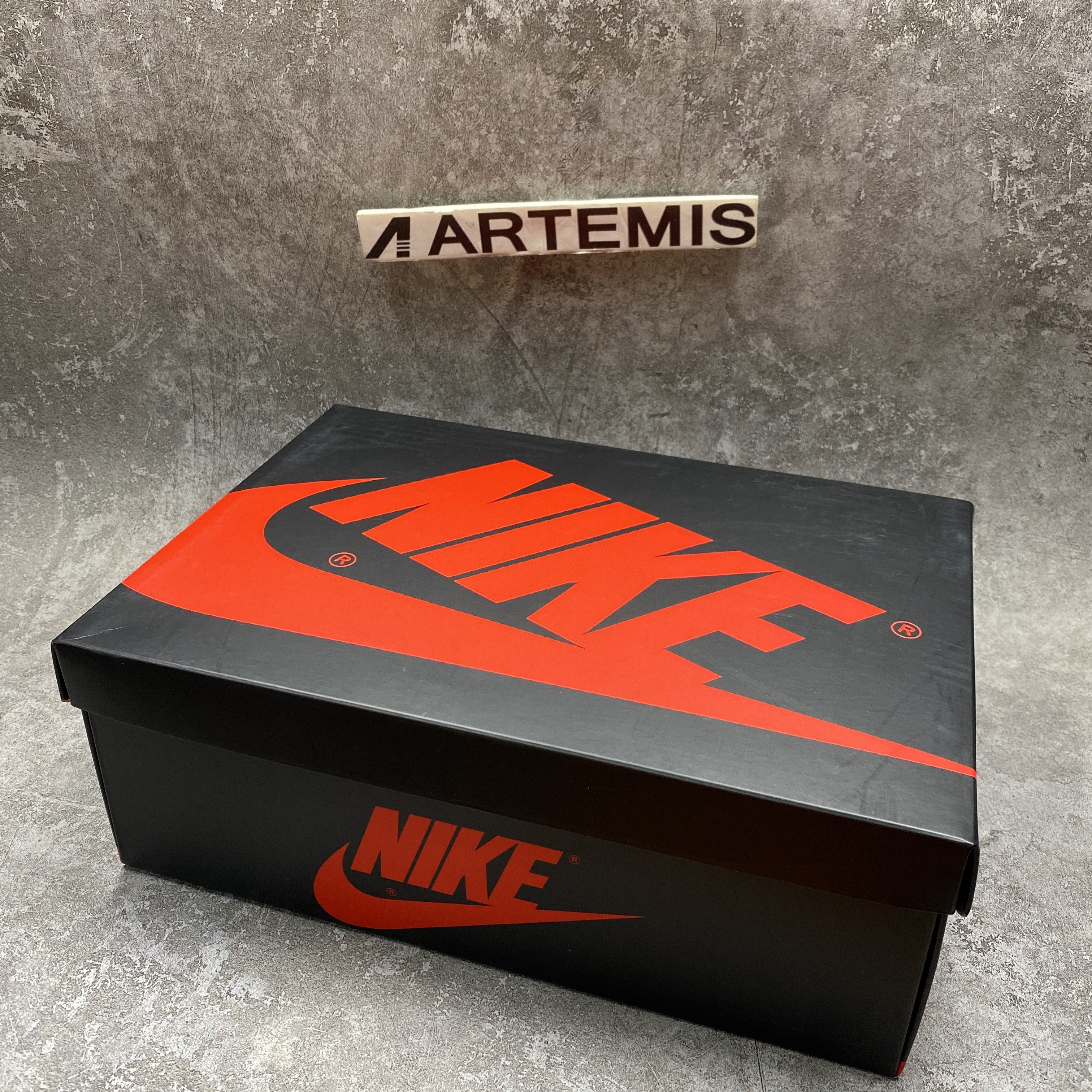 Air Jordan 1 Retro High UNC Patent Blue Chill