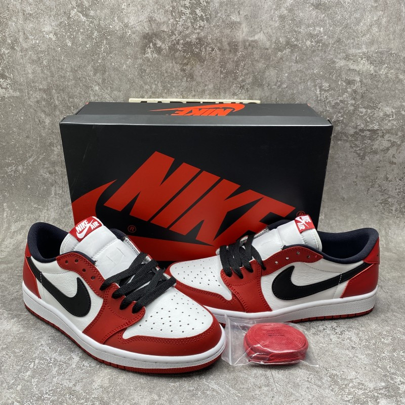 Air Jordan 1 Retro Low Chicago (2022)