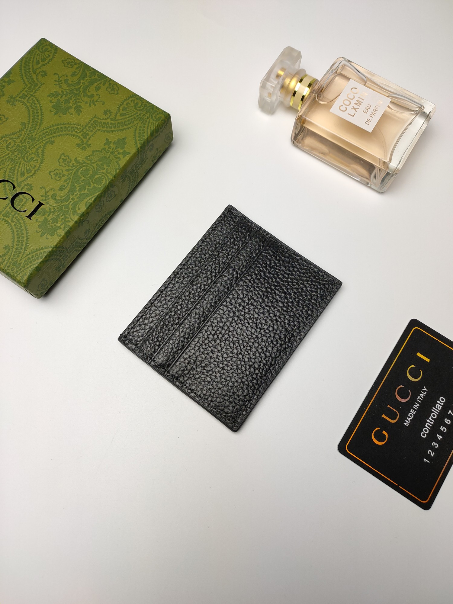 G*u*i gg card case wallet