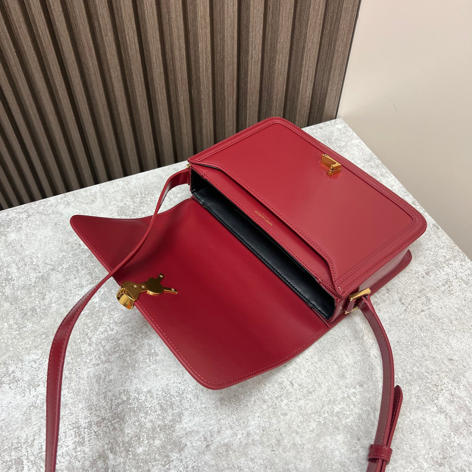 y*l solferino medium satchel in box Sa**t Lau*nt red 9.1 x 6.3 x 2.4 inches