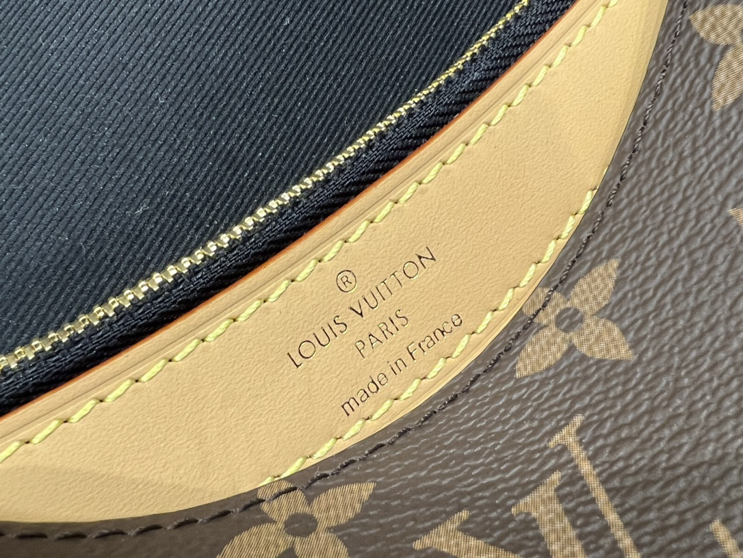 LV M45985 Diane 9.4 x 5.9 x 3.5 inches