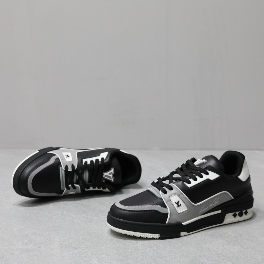 UA LV Trainer Sneaker