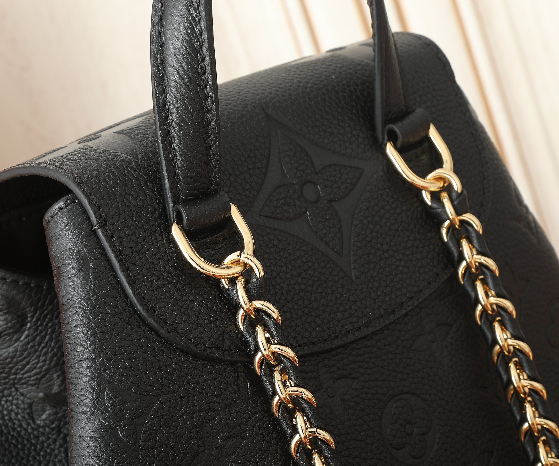 LV Backup M47072 7.9 x 8.7 x 5.5 inches