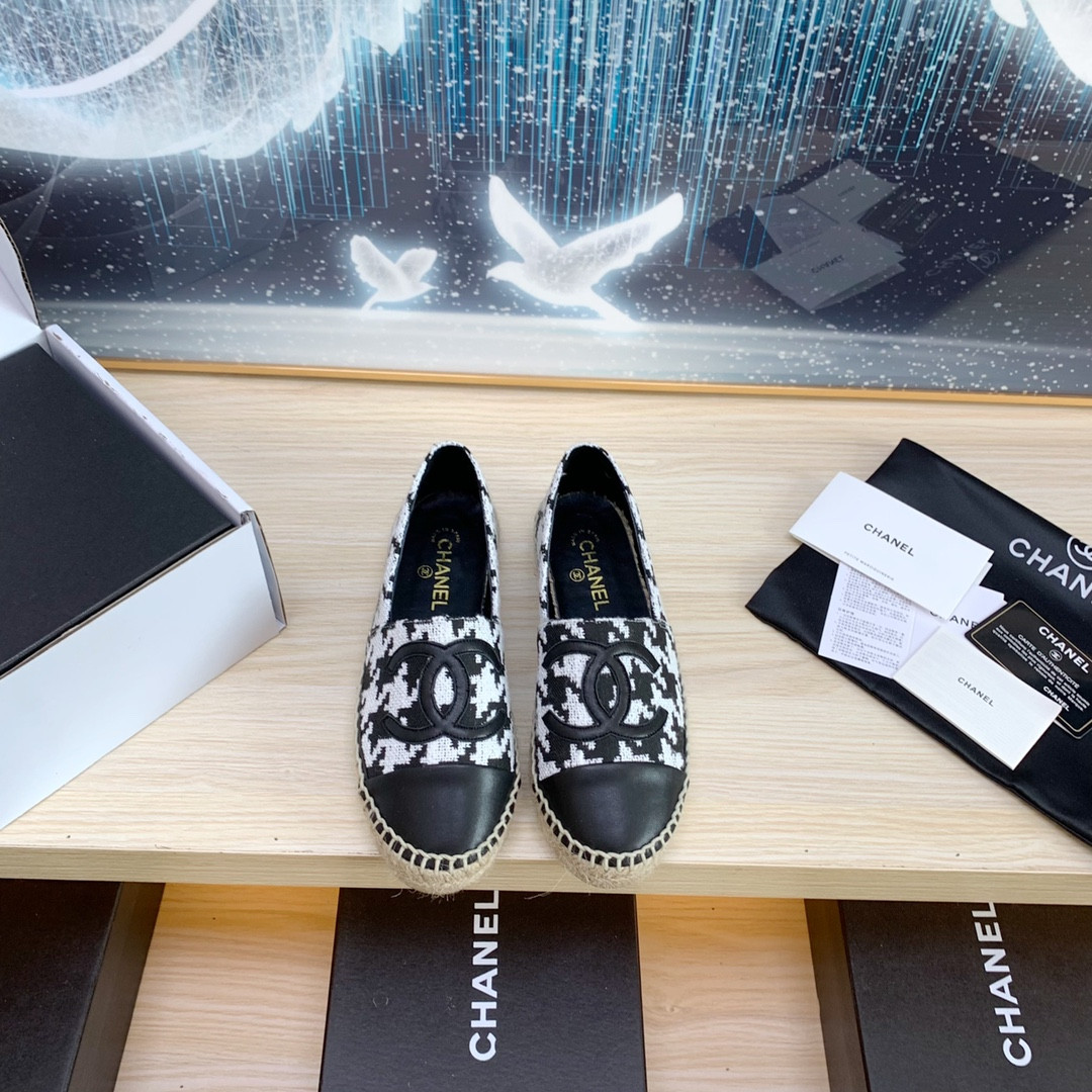 ua Ch*el espadrilles