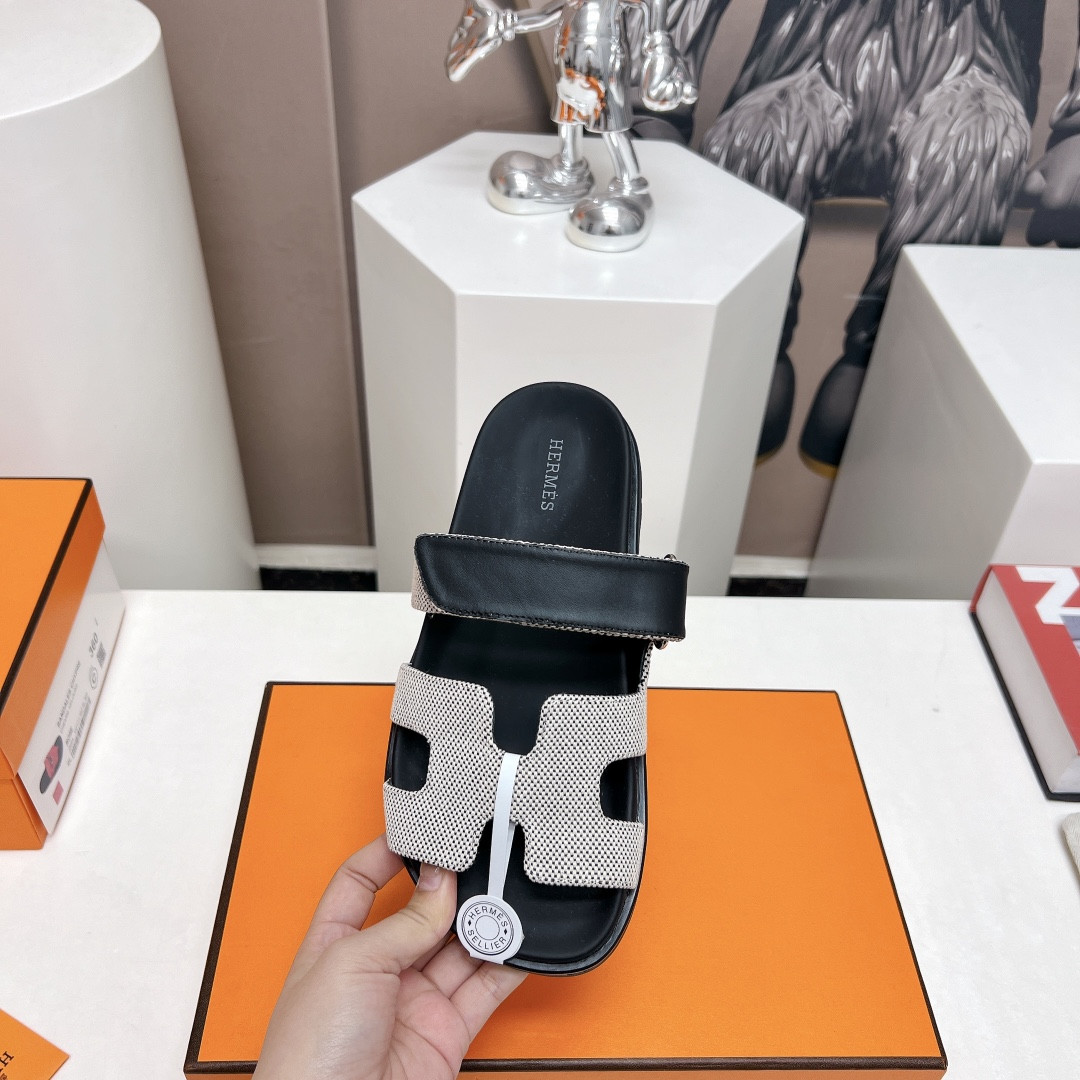 UA Hermès Chypre sandal