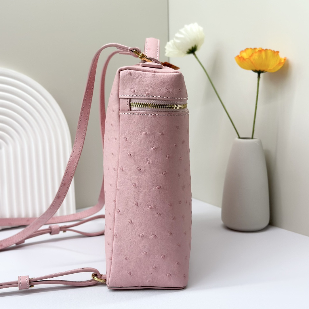 L**o p*ana extra pocket backpack l23.5 ostrich-grained leather 23 x 21 x 8 cm