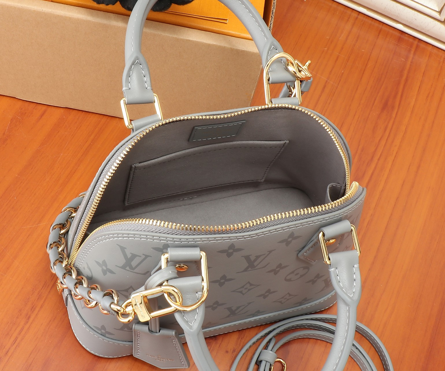 LV Monogram Ink Alma BB M12561 23.5x17.5x11.5CM