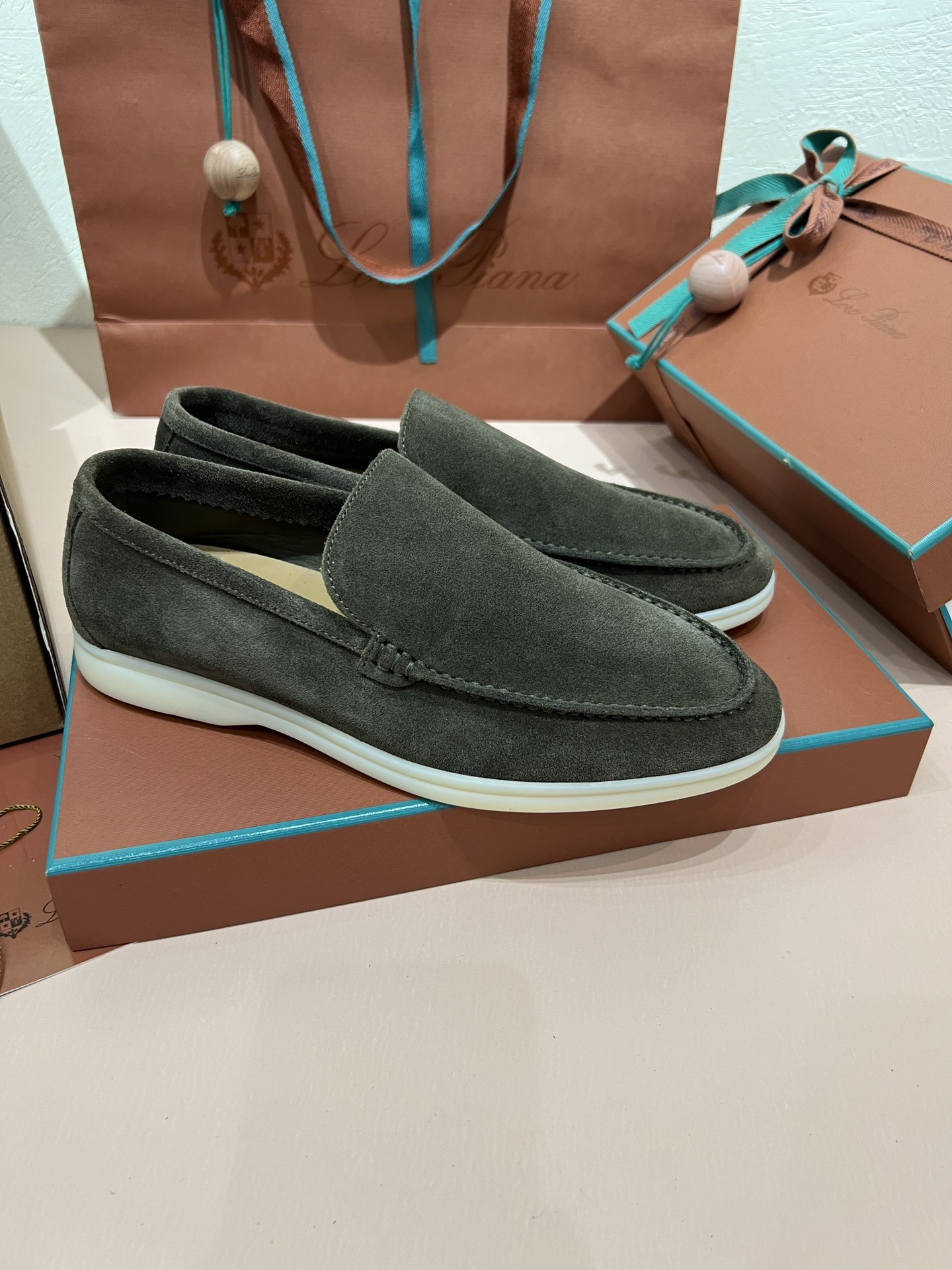 ua L**o p*ana summer walk loafers