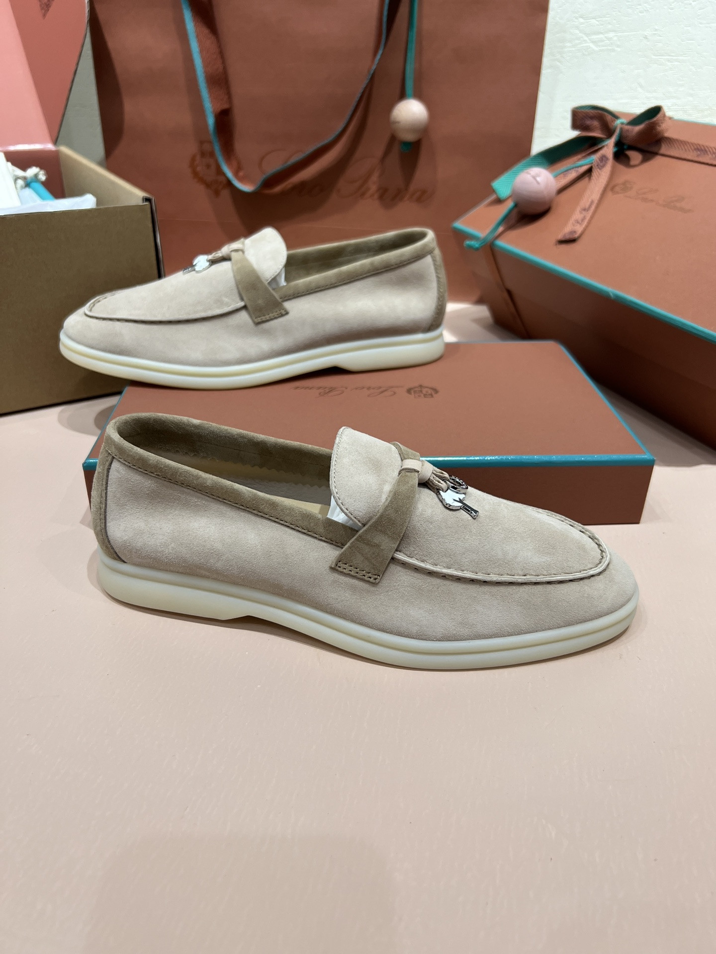 ua L**o p*ana summer charms walk loafers