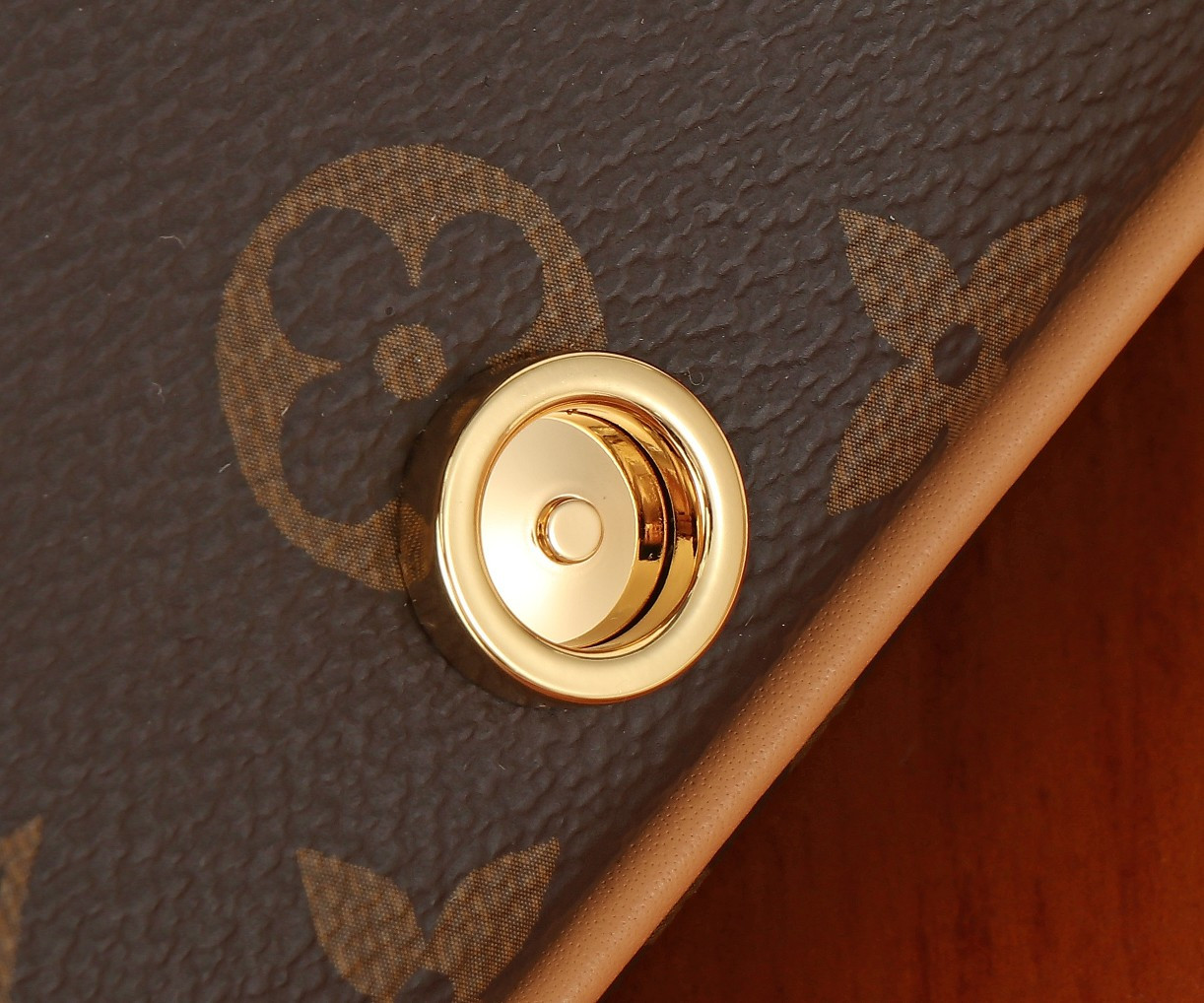 LV Nano Diane M83298 19x10.5x6cm