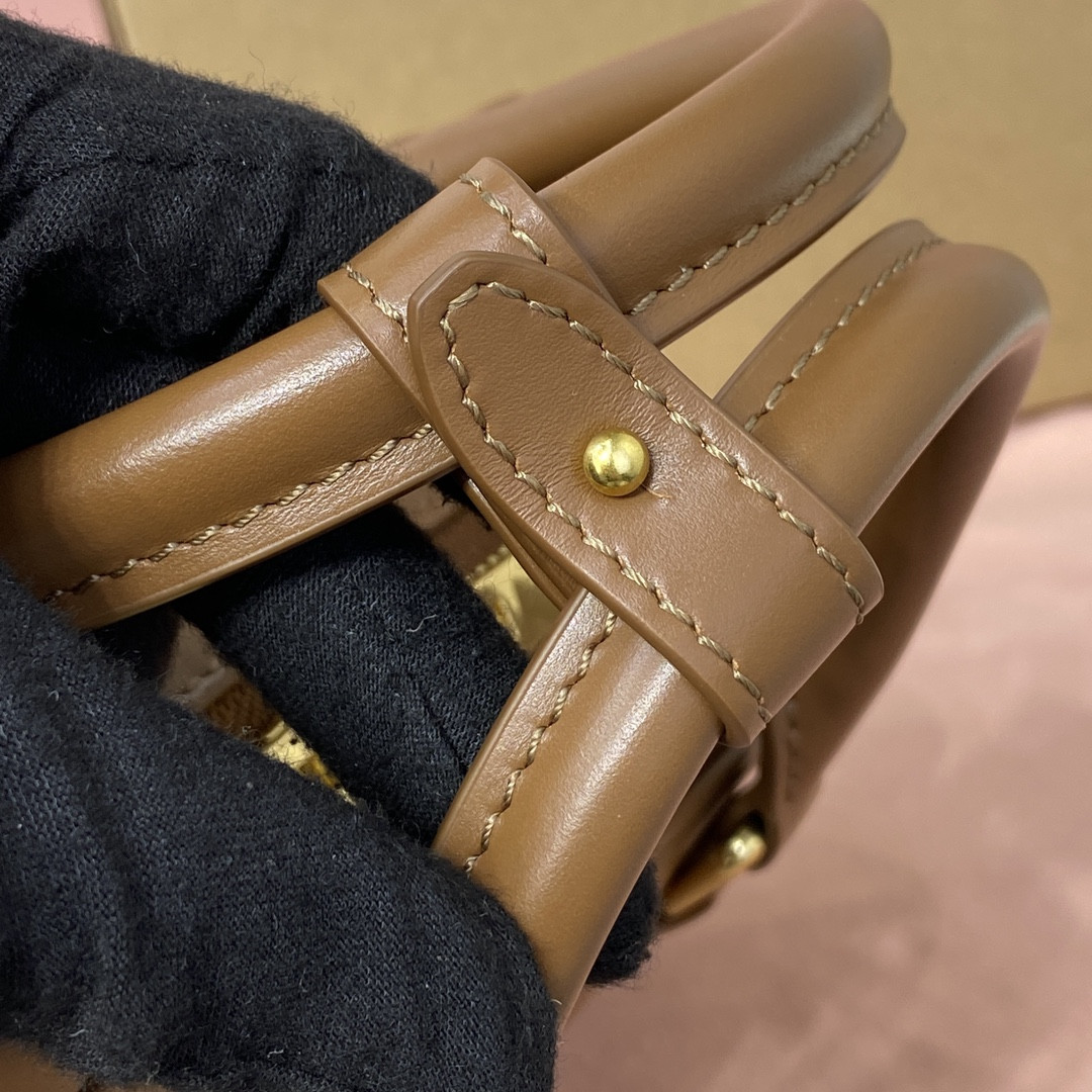 Miu Miu Arcadie leather bag 10.5x22x7.5cm