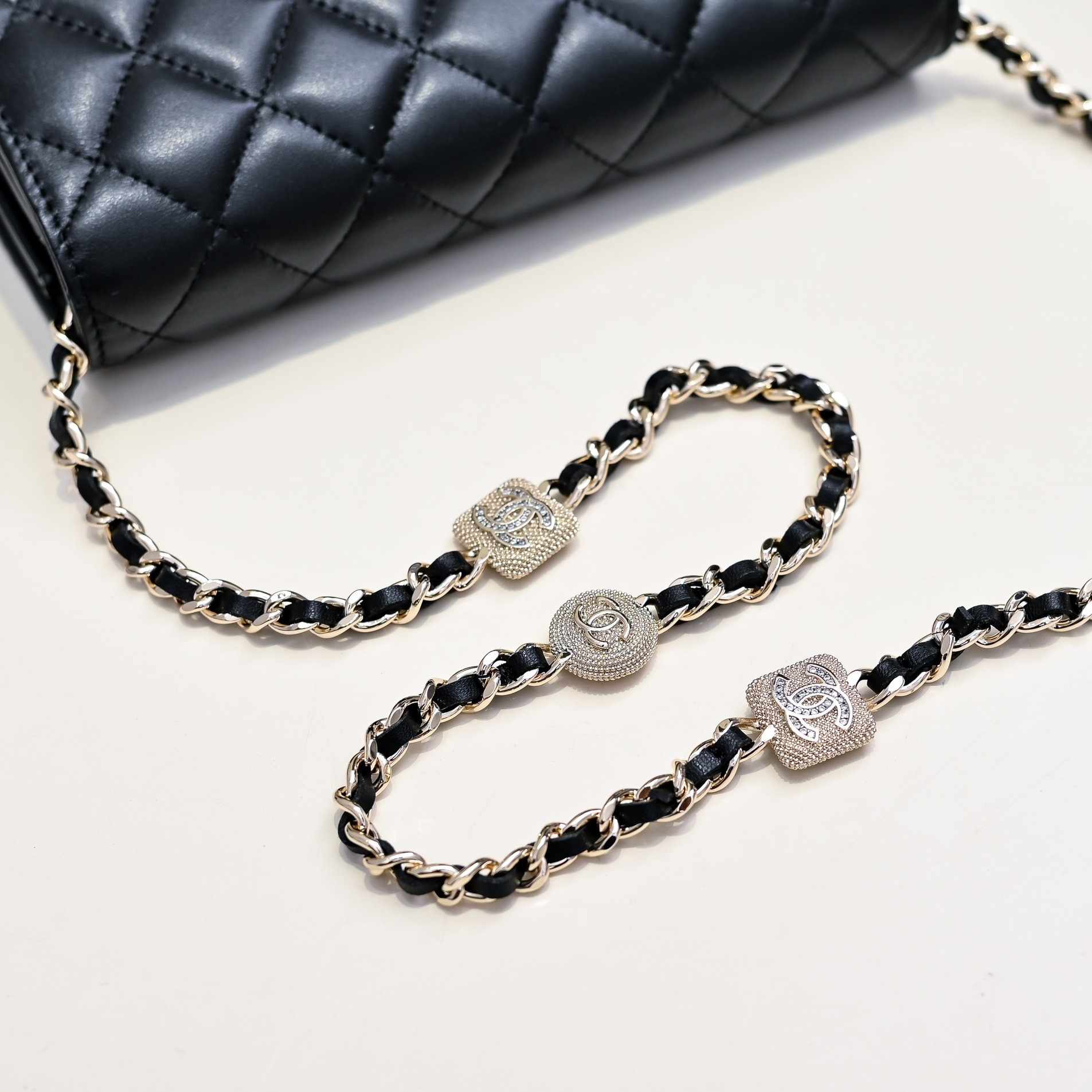 Ch*el clutch with chain 11x18.5x6cm