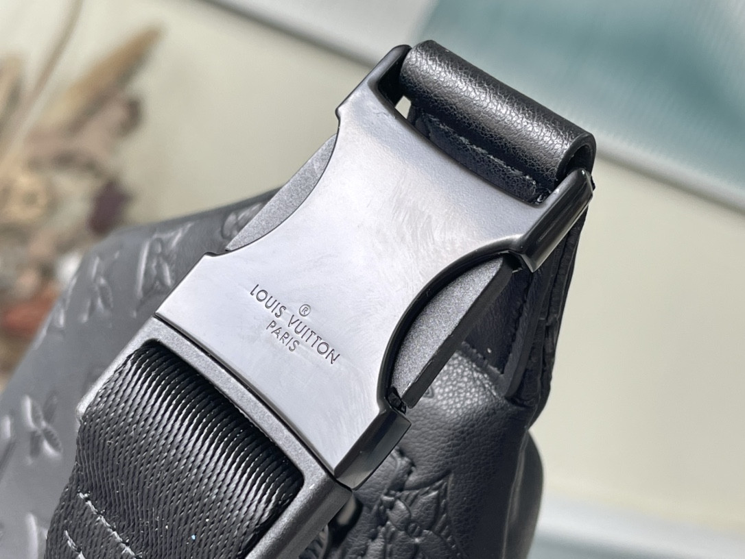 LV DISCOVERY BUMBAG PM M46036 44×15×9cm