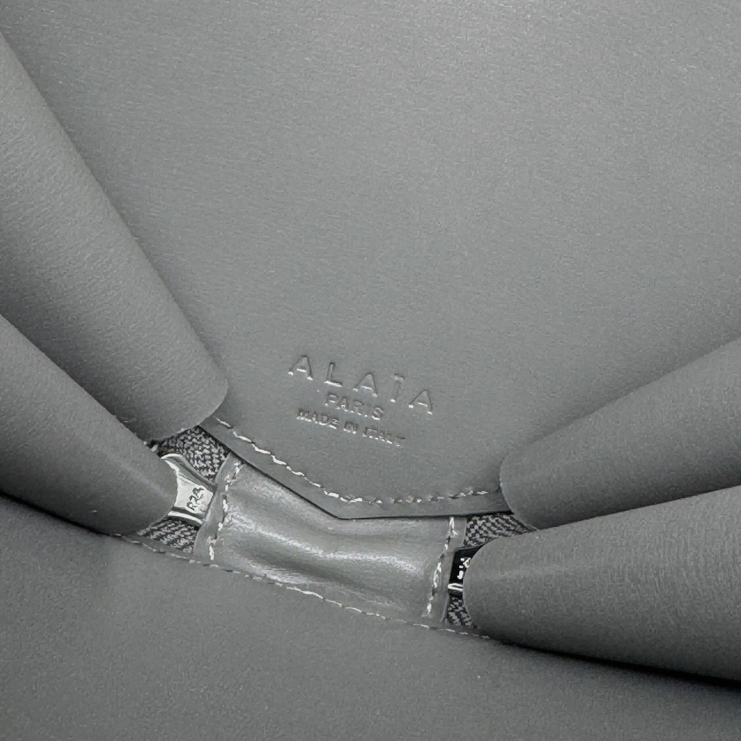 ALAÏA Le Coeur Heart Bag 18.5x20.5x5cm