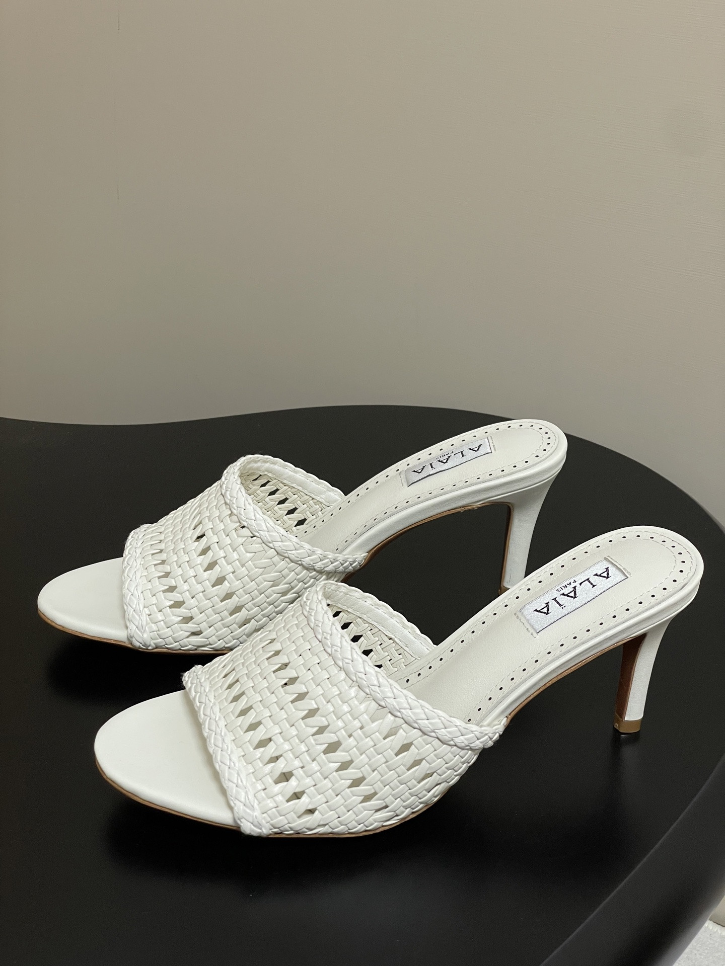 UA Alaia Heeled slippers 7cm Heel(Customized Size 7-10 days production time)