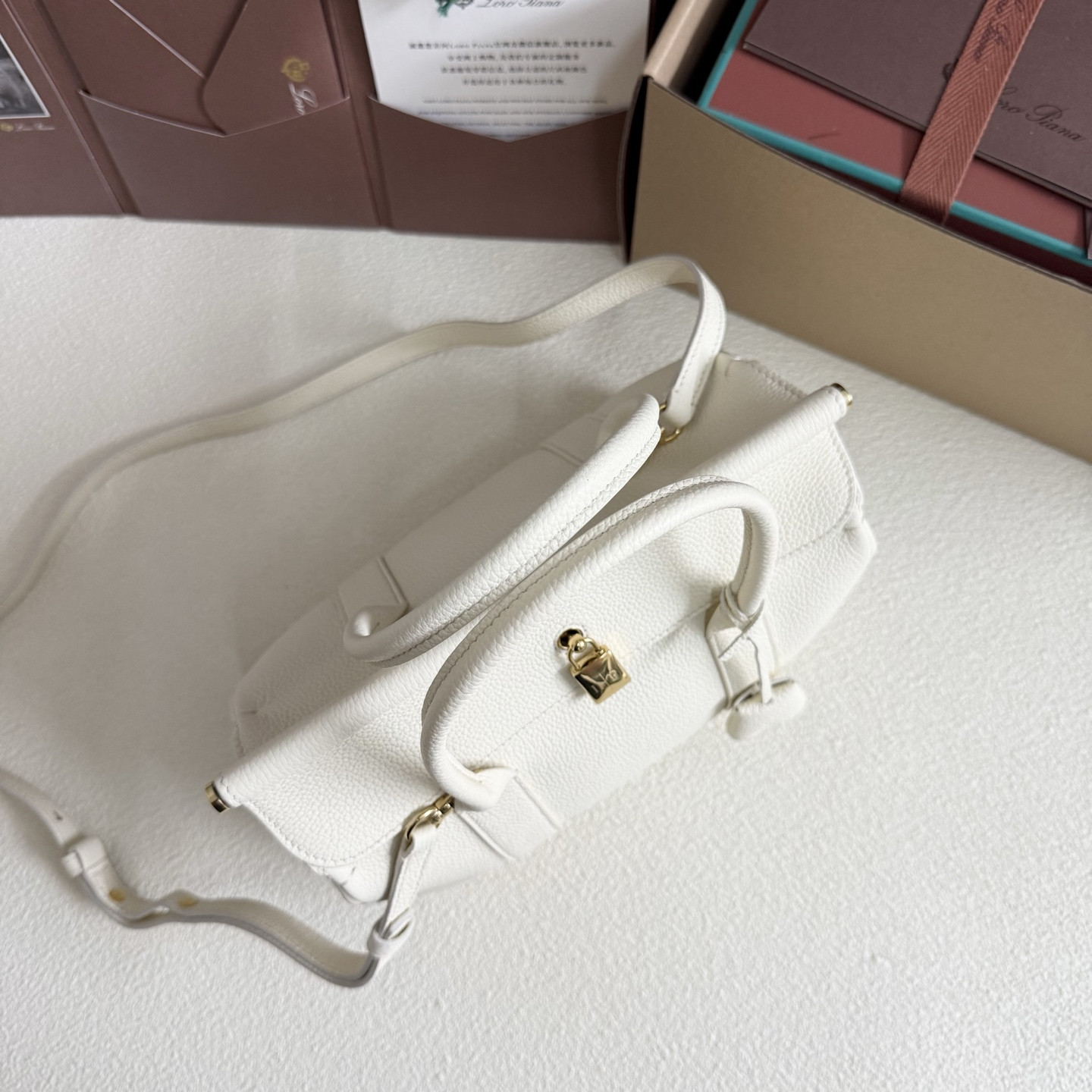 L**o p*ana loom l25 calfskin 25x18x12.5cm