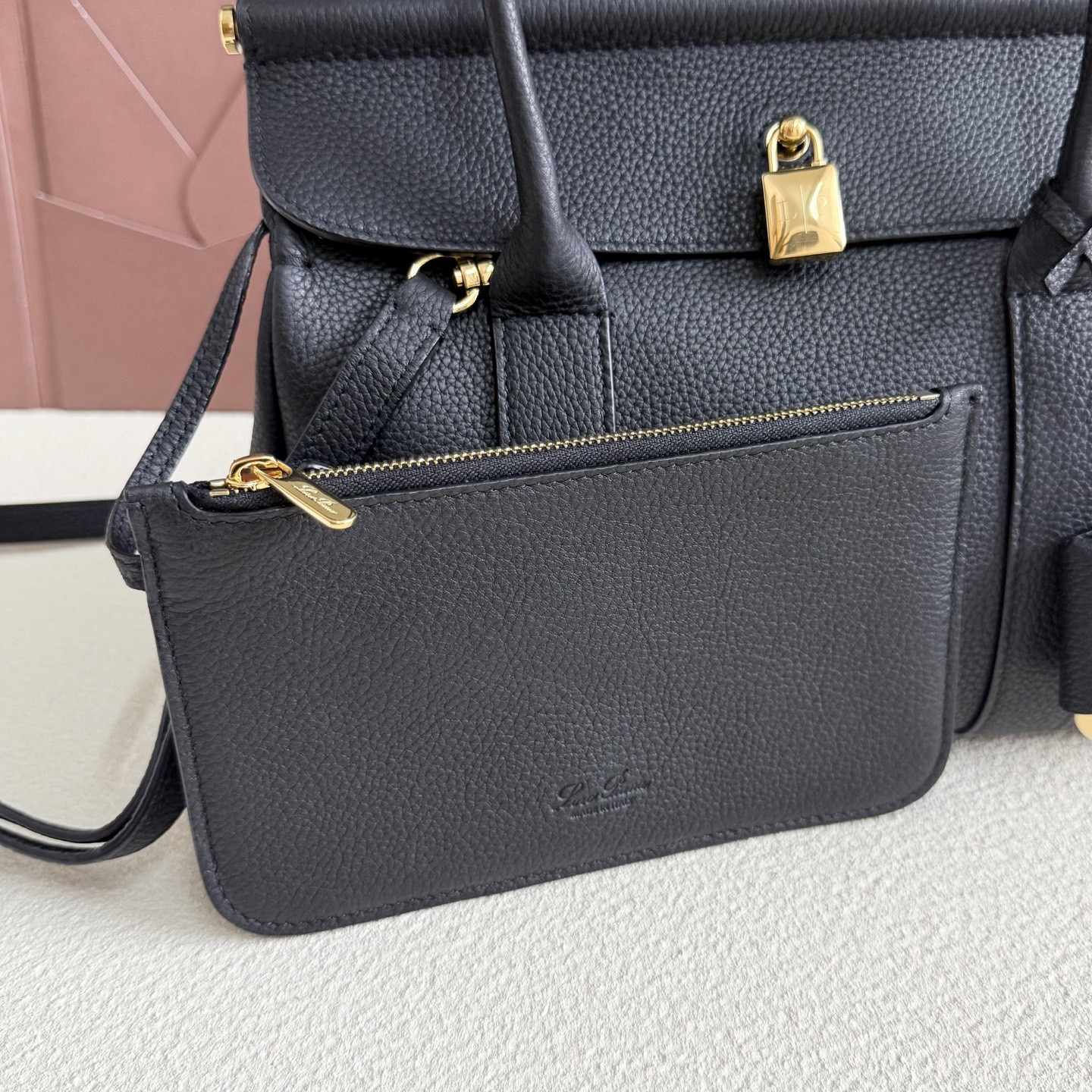 L**o p*ana loom l25 calfskin 25x18x12.5cm