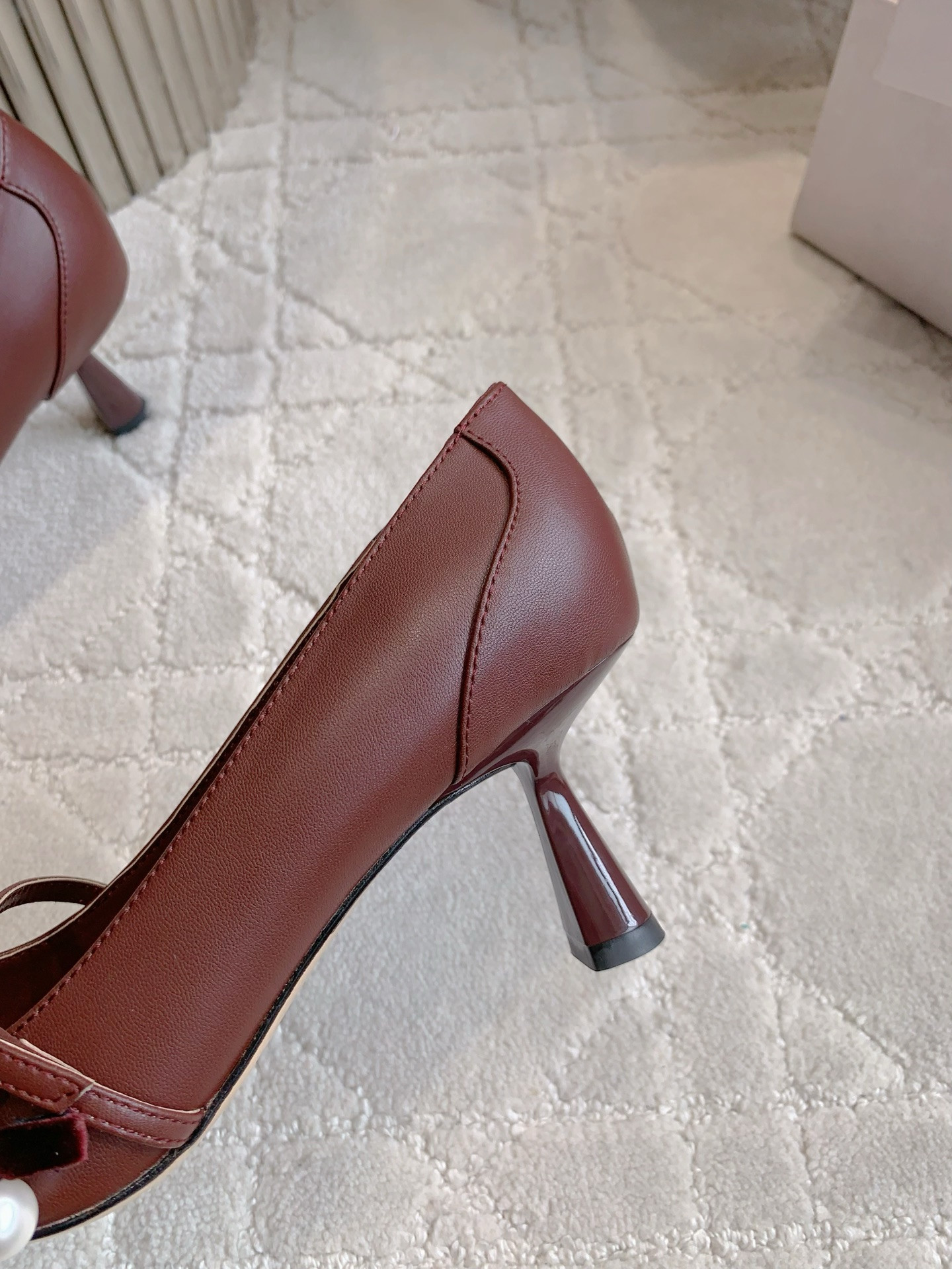 ua Ji*y Ch* aren pumps 6.5cm