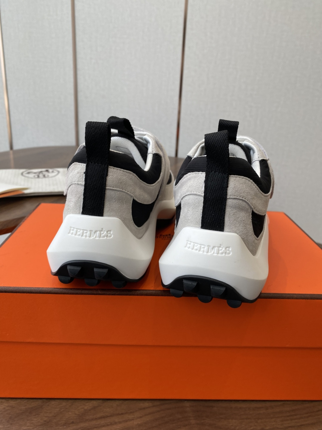 UA Hermès Loop Sneaker