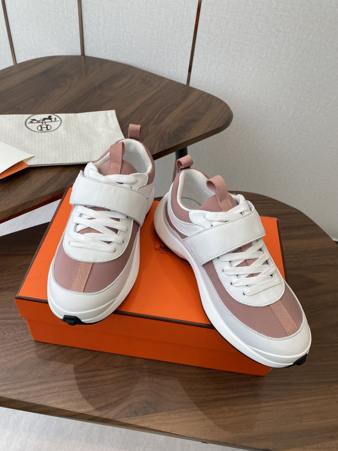 UA Hermès Loop Sneaker